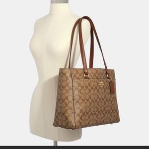 Coach tote Addison signature
